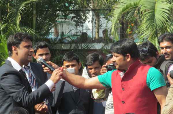 Sh. Manoj Tiwari Bhojpuri Star Interacting With Students